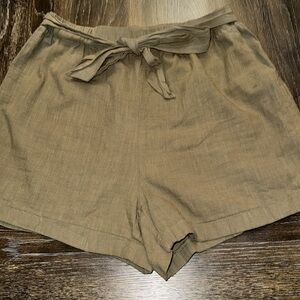 🔴 ARMY GREEN LINEN SHORTS SIZE 0X CURVY
